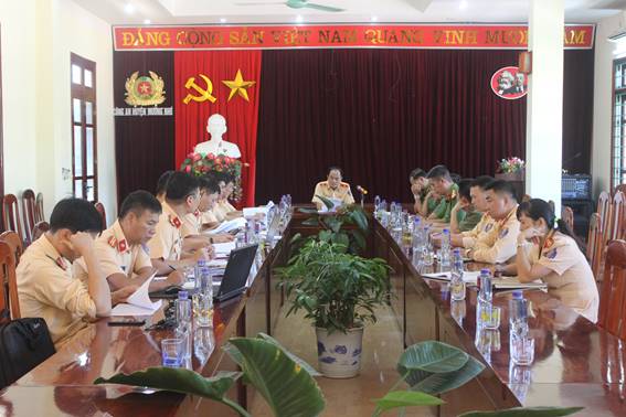 Cục Cảnh sát Giao thông tặng quà học sinh nghèo Điện Biên - Ảnh minh hoạ 3