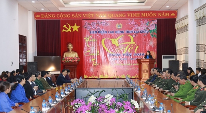 Bộ trưởng Tô Lâm trao quà tặng công nhân, lao động nghèo tỉnh Lai Châu - Ảnh minh hoạ 3