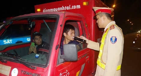 Công an Hà Nam xử phạt hàng chục “ma men” lái xe