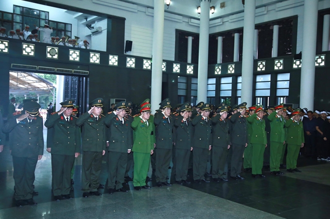 Lãnh đạo Bộ Công an viếng 3 liệt sỹ CAND hy sinh tại Đồng Tâm - Ảnh minh hoạ 3