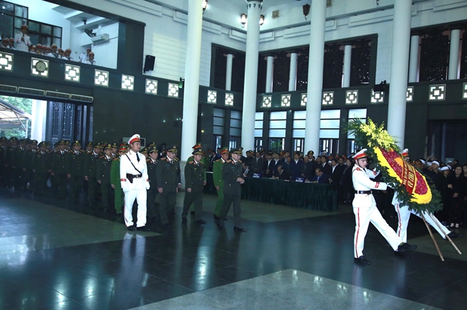 Lãnh đạo Bộ Công an viếng 3 liệt sỹ CAND hy sinh tại Đồng Tâm - Ảnh minh hoạ 4