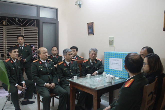 Cục An ninh Nội địa trao hơn 87 triệu đồng tới thân nhân 3 liệt sĩ hy sinh tại xã Đồng Tâm - Ảnh minh hoạ 2
