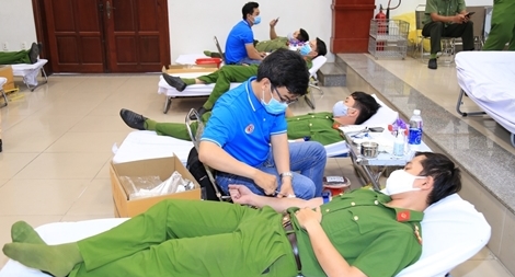 Hơn 1.000 cán bộ, chiến sĩ Công an Đồng Nai hiến máu tình nguyện