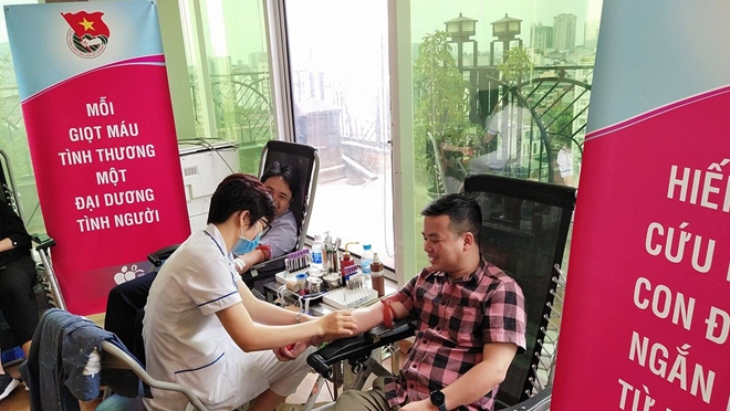 Thu được 2.400 đơn vị máu trong Chương trình “Bảo Việt - Vì hạnh phúc Việt” - Ảnh minh hoạ 2
