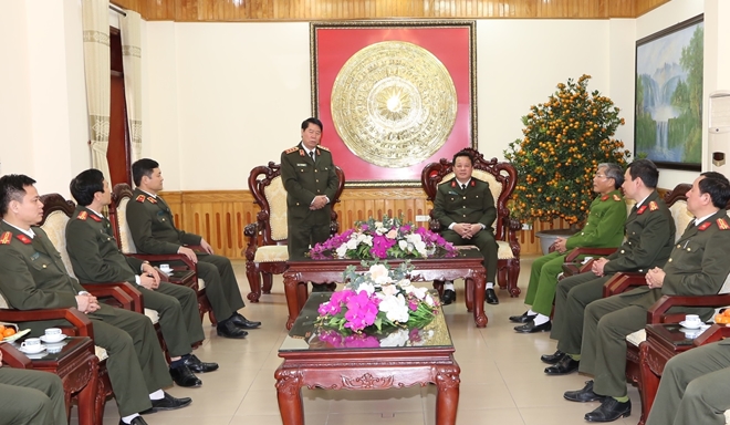 Thứ trưởng Bùi Văn Nam kiểm tra công tác bảo đảm ANTT tại Công an tỉnh Hà Nam - Ảnh minh hoạ 2