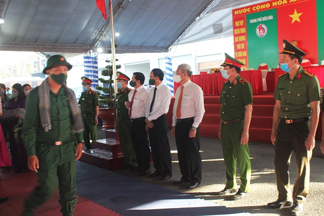 Thứ trưởng Bộ Công an Lê Quốc Hùng dự lễ giao, nhận quân tại Đồng Nai - Ảnh minh hoạ 3