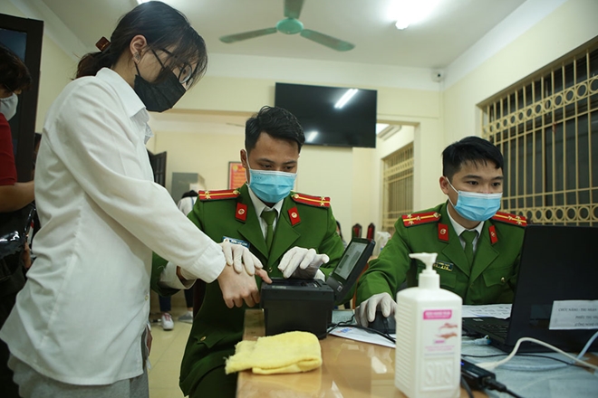 Hà Nội tạm ngừng cấp CCCD tại huyện Đông Anh và Thanh Trì