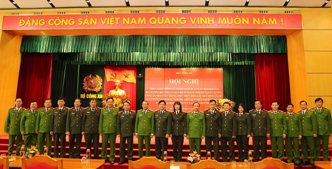 Thứ trưởng Lê Quý Vương và các đại biểu tham dự hội nghị