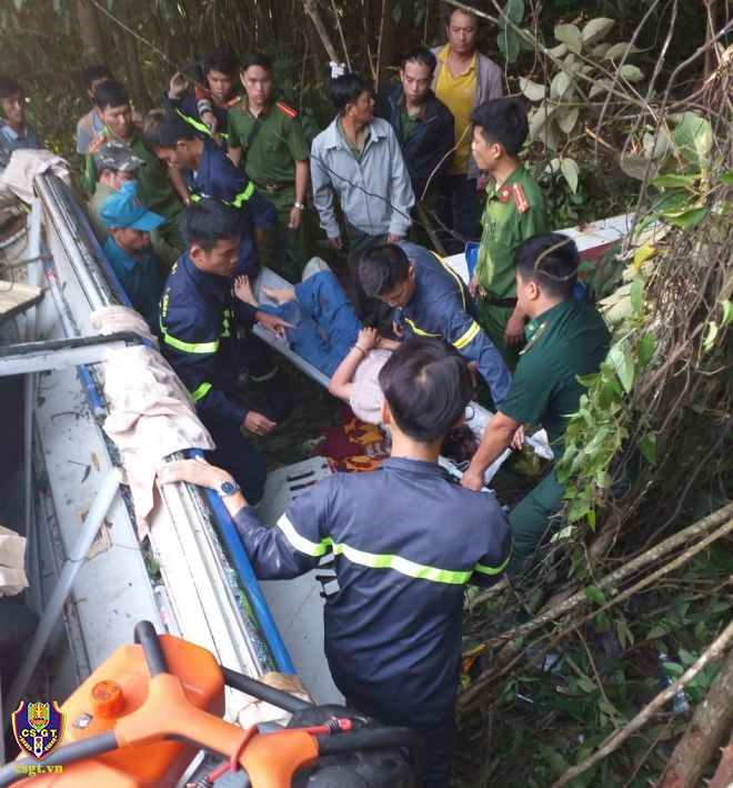 Khẩn trương điều tra vụ TNGT tại Kon Tum và Quảng Ninh