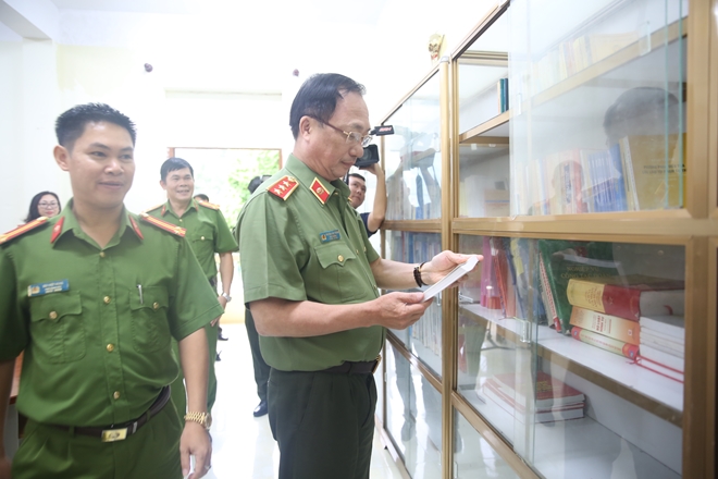 Thứ trưởng Nguyễn Văn Thành thăm và làm việc với Công an huyện Kim Bôi- tỉnh Hòa Bình - Ảnh minh hoạ 3