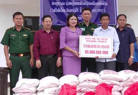 Quảng Trị hỗ trợ người dân nước bạn Lào bị hỏa hoạn