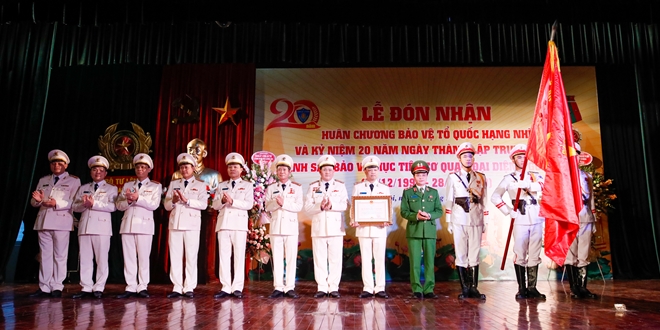 Trung đoàn CSBV mục tiêu cơ quan đại diện ngoại giao đón nhận Huân chương Bảo vệ Tổ quốc hạng Nhì