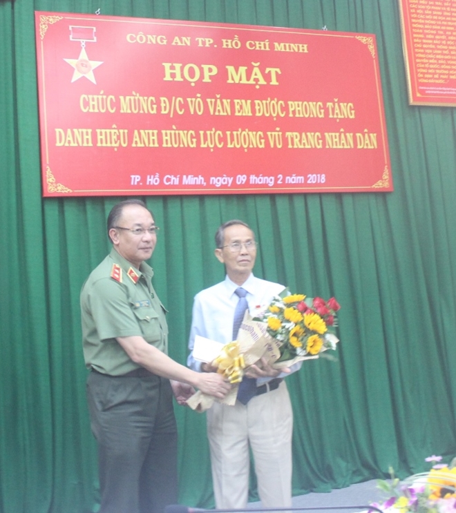 Công an TP Hồ Chí Minh vinh danh Anh hùng LLVTND Võ Văn Em - Ảnh minh hoạ 4