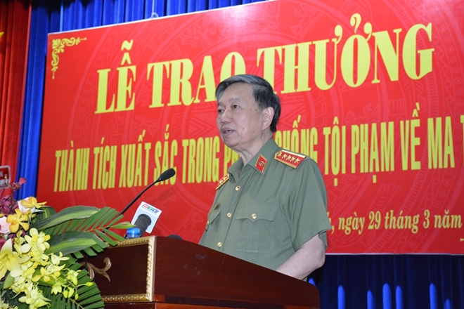 Khen thưởng các đơn vị xuất sắc phá chuyên án ma tuý xuyên quốc gia tại TP Hồ Chí Minh - Ảnh minh hoạ 5