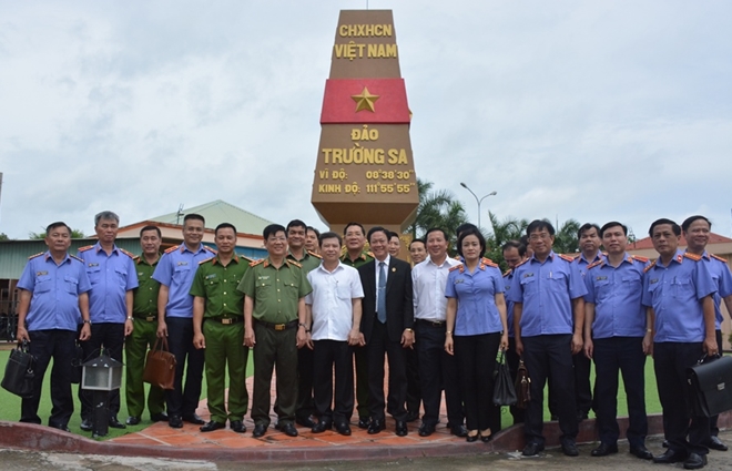 Thứ trưởng Nguyễn Văn Sơn dự lễ công bố Quyết định giảm án tại Trại giam Long Hòa - Ảnh minh hoạ 9