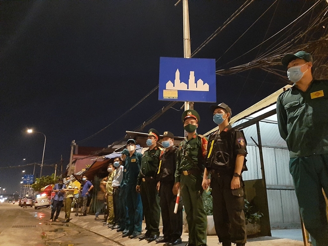 Công an TP Hồ Chí Minh triển khai kiểm soát các chốt, trạm phòng chống dịch