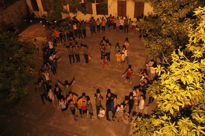Tuổi trẻ Học viện An ninh tổ chức phá cỗ cho trẻ em mồ côi Hà Cầu - Ảnh minh hoạ 9
