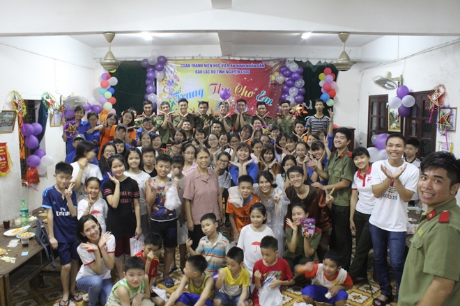 Tuổi trẻ Học viện An ninh tổ chức phá cỗ cho trẻ em mồ côi Hà Cầu - Ảnh minh hoạ 4