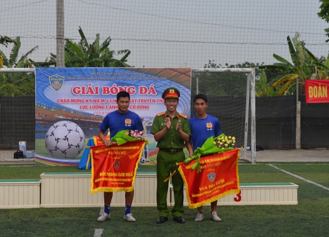 Giải bóng đá chào mừng Ngày truyền thống lực lượng CSCĐ - Ảnh minh hoạ 2