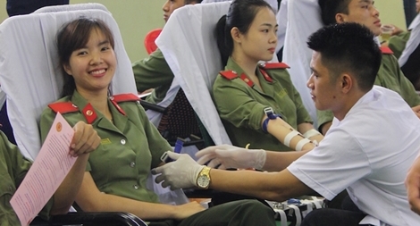 Hơn 800 cán bộ, học viên Học viện An ninh hiến máu vì đồng đội