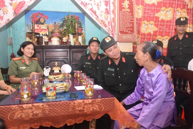 Trung đoàn CSCĐ Trung Bộ về Quảng Trị tri ân các liệt sỹ và Mẹ Việt Nam anh hùng - Ảnh minh hoạ 6