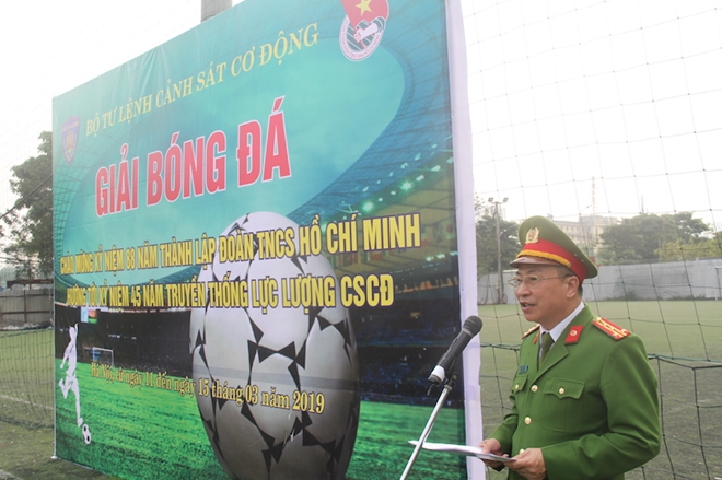 Bộ Tư lệnh CSCĐ thi đấu bóng đá chào mừng ngày truyền thống