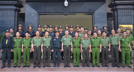 Bộ trưởng Tô Lâm thăm và làm việc tại Trung đoàn CSCĐ Tây Bắc