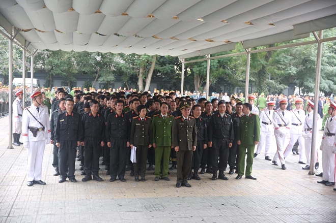 Đồng đội nghẹn ngào tiễn đưa hai người con của Trung đoàn CSCĐ Thủ đô - Ảnh minh hoạ 5