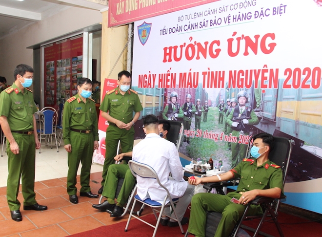 Hơn 620 CBCS Bộ Tư lệnh Cảnh sát cơ động tham gia hiến máu