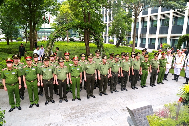 Đảng ủy Công an Trung ương, Bộ Công an dâng hương tưởng niệm Chủ tịch Hồ Chí Minh