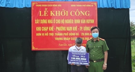 Trung đoàn CSCĐ Đông Bắc ủng hộ 150 triệu đồng xây nhà tình thương tại Quảng Ninh