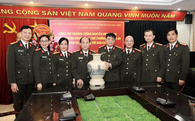 Thứ trưởng Nguyễn Văn Thành chúc mừng Báo CAND nhân kỷ niệm 74 năm Ngày phát hành số báo đầu tiên - Ảnh minh hoạ 9
