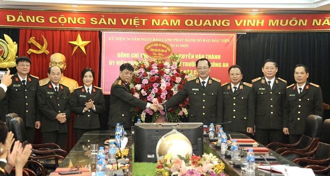 Thứ trưởng Nguyễn Văn Thành chúc mừng Báo CAND nhân kỷ niệm 74 năm Ngày phát hành số báo đầu tiên