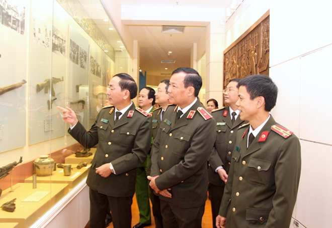 Khánh thành Phòng tưởng niệm Chủ tịch Hồ Chí Minh và các liệt sỹ CAND - Ảnh minh hoạ 5