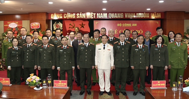 Điều động Thiếu tướng Lê Văn Tuyến nhận công tác tại Cơ quan Ủy ban Kiểm tra Đảng ủy Công an Trung ương - Ảnh minh hoạ 4