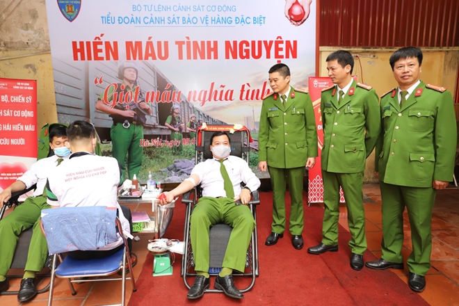 Tiểu đoàn Cảnh sát bảo vệ hàng đặc biệt hiến máu tình nguyện năm 2021