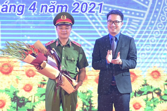 Tuổi trẻ Cảnh sát cơ động đón nhận Huân chương Bảo vệ Tổ quốc hạng Nhì