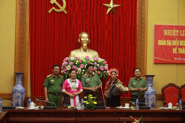 Gặp mặt đoàn đại biểu người uy tín trong dân tộc thiểu số tỉnh Lai Châu