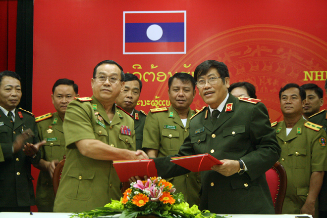 Học viện Chính trị CAND và Trường Lý luận chính trị Lào ký kết quy chế phối hợp