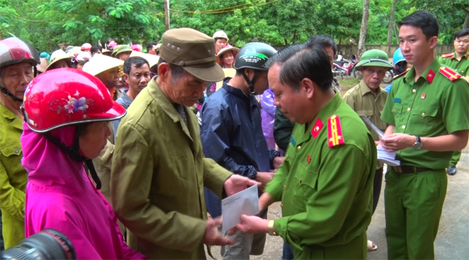 Học viện Cảnh sát tặng quà cho nhân dân vùng lũ Quảng Bình - Ảnh minh hoạ 2