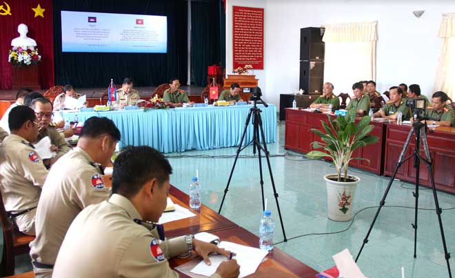 Sơ kết công tác hợp tác Công an 3 tỉnh giáp biên với Campuchia - Ảnh minh hoạ 3