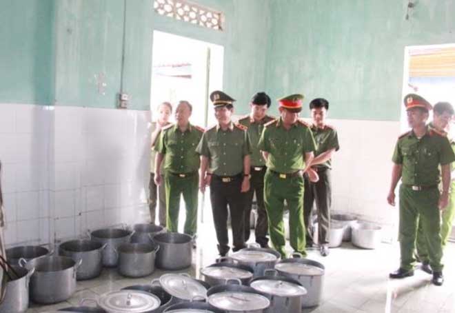 Thứ trưởng Nguyễn Văn Sơn kiểm tra công tác tại Trại giam Vĩnh Quang và Quyết Tiến - Ảnh minh hoạ 6