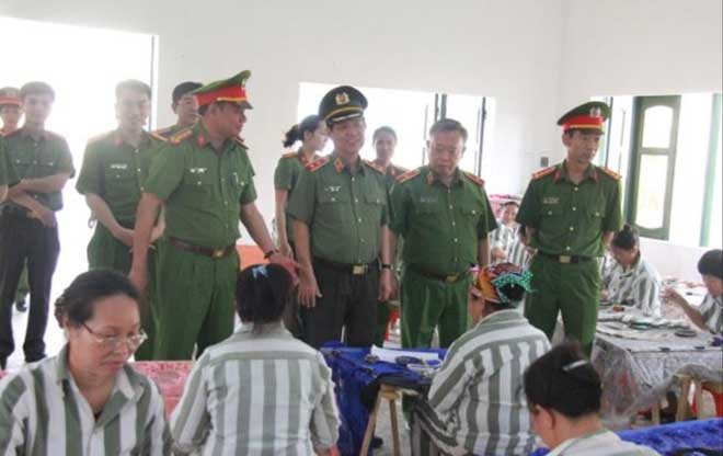 Thứ trưởng Nguyễn Văn Sơn kiểm tra công tác tại Trại giam Vĩnh Quang và Quyết Tiến - Ảnh minh hoạ 8