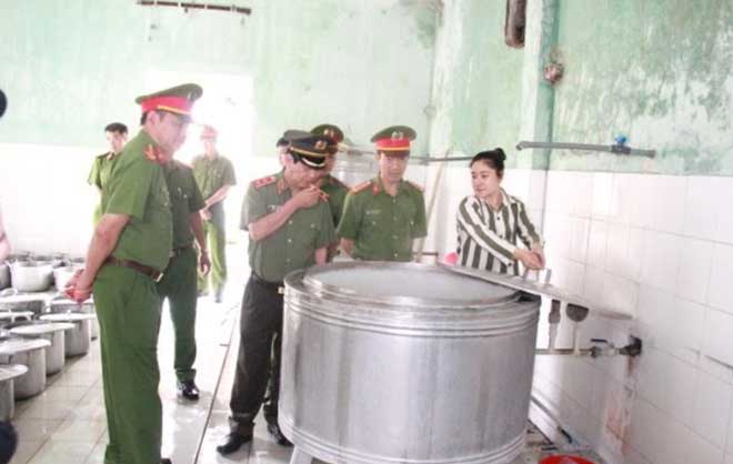 Thứ trưởng Nguyễn Văn Sơn kiểm tra công tác tại Trại giam Vĩnh Quang và Quyết Tiến - Ảnh minh hoạ 7