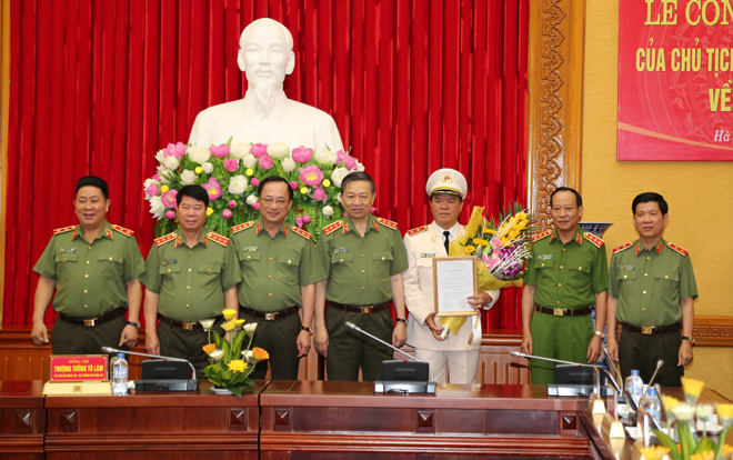 Trung tướng Trần Văn Vệ nhận nhiệm vụ Quyền Tổng cục trưởng Tổng cục CSND - Ảnh minh hoạ 4