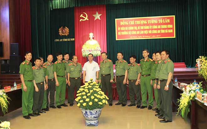 Bộ trưởng Tô Lâm thăm, làm việc tại Công an tỉnh Hà Nam - Ảnh minh hoạ 4