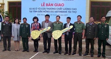 Vietinbank bàn giao 2 xe ô tô cứu thương chất lượng cao cho tỉnh Đắk Nông