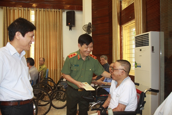 Bộ Công an thăm hỏi, tặng quà các thương bệnh binh tại Bắc Ninh - Ảnh minh hoạ 2