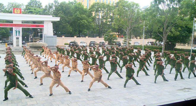 Bế mạc lớp tập huấn điều lệnh võ thuật quân sự 2019 Công an tỉnh Thanh Hóa - Ảnh minh hoạ 2