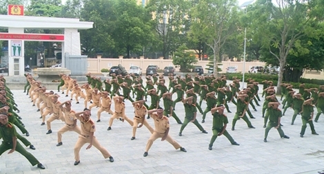 Bế mạc lớp tập huấn điều lệnh võ thuật quân sự 2019 Công an tỉnh Thanh Hóa